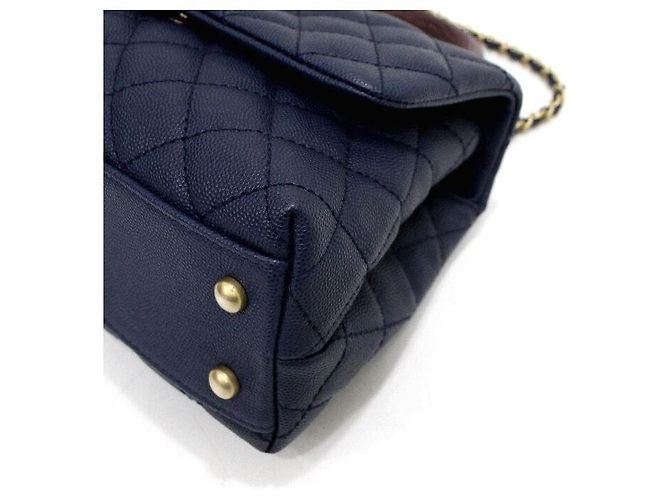 Chanel Pequena bolsa de aba Navy Caviar Coco Handle em lagarto com alça de mão e alça de ombro com corrente dourada Azul - vista 9