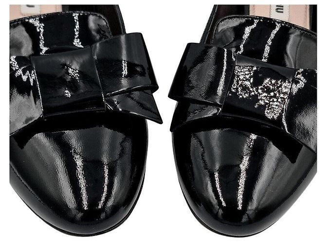 Miu Miu Mocassino in vernice con nastro - vista 3