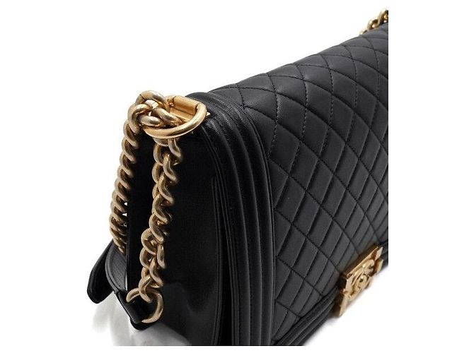 Chanel Borsa a tracolla Boy Large Flap in agnello nero con catena dorata - vista 8