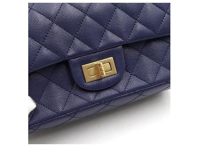2.55 Chanel Mini Borsa a Spalla Caviar Navy con Catena Dorata Blu - vista 8