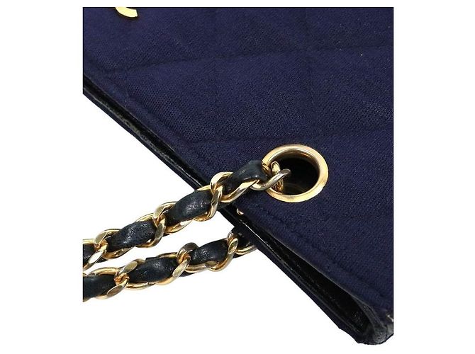 Chanel Borsa a tracolla trapuntata in tessuto blu navy con catena CC - vista 10