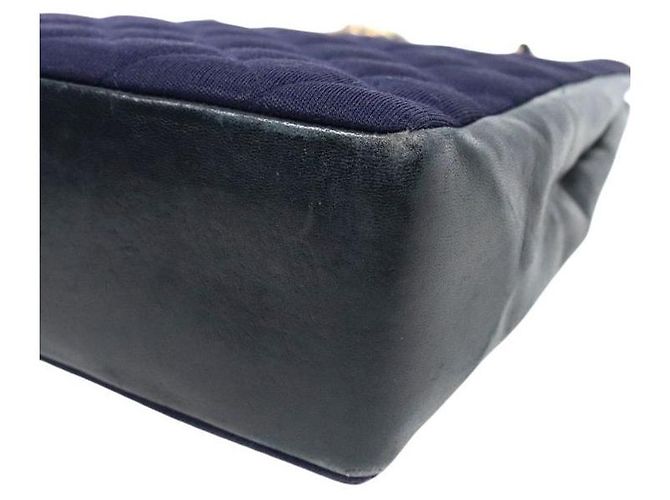 Chanel Borsa a tracolla trapuntata in tessuto blu navy con catena CC - vista 6