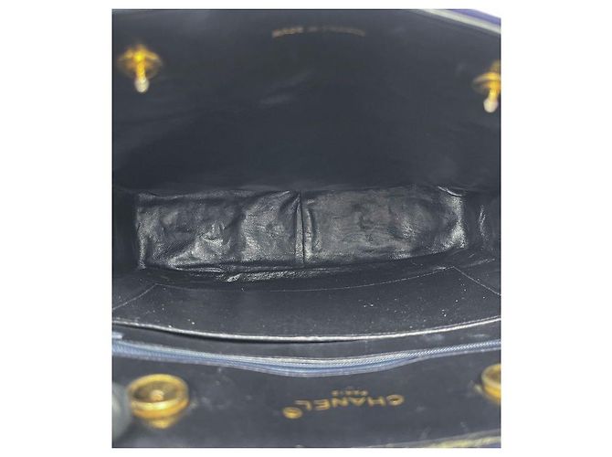 Chanel Borsa a tracolla trapuntata in tessuto blu navy con catena CC - vista 7