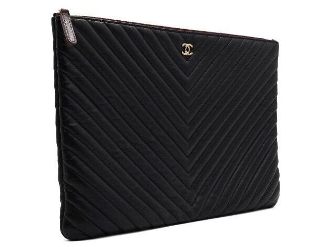 Chanel Bolso de mano grande Chevron CC en piel de cordero negra y dorada Negro - vista 4