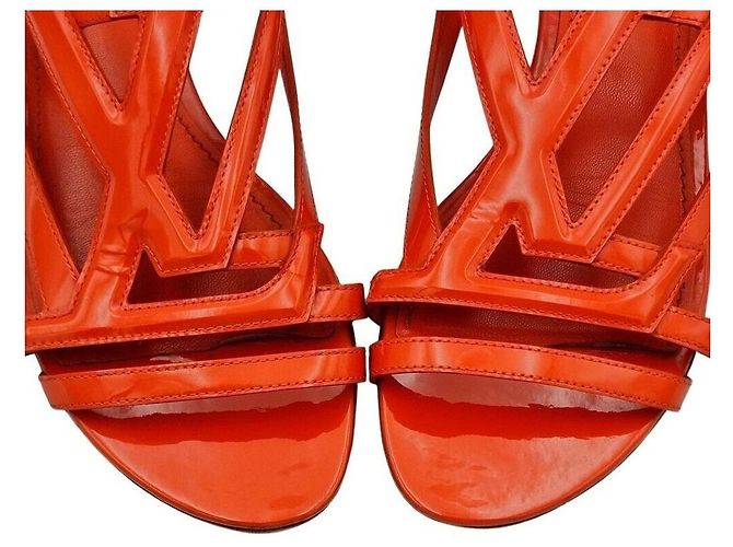 Louis Vuitton Sandali in vernice Arancione - vista 3