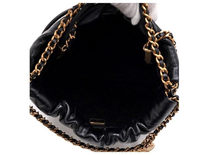 Chanel Mini sac à bandoulière et sac crossbody en métal doré Noir - vue 6