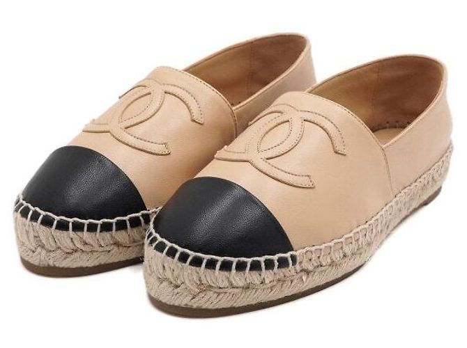 Chanel Espadrilles da donna in pelle di agnello bicolore con logo CC - vista 3