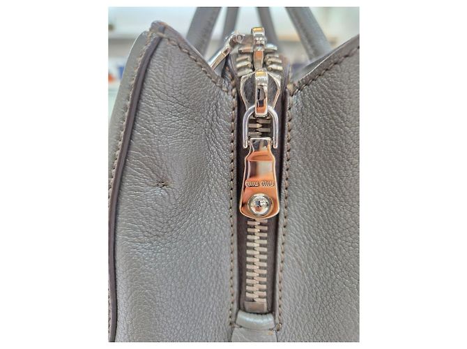 Miu Miu Borsa Tote e Borsa a Tracolla in Pelle Vitello con Logo Marrone - vista 19