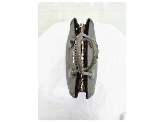 Miu Miu Borsa Tote e Borsa a Tracolla in Pelle Vitello con Logo Marrone - vista 3