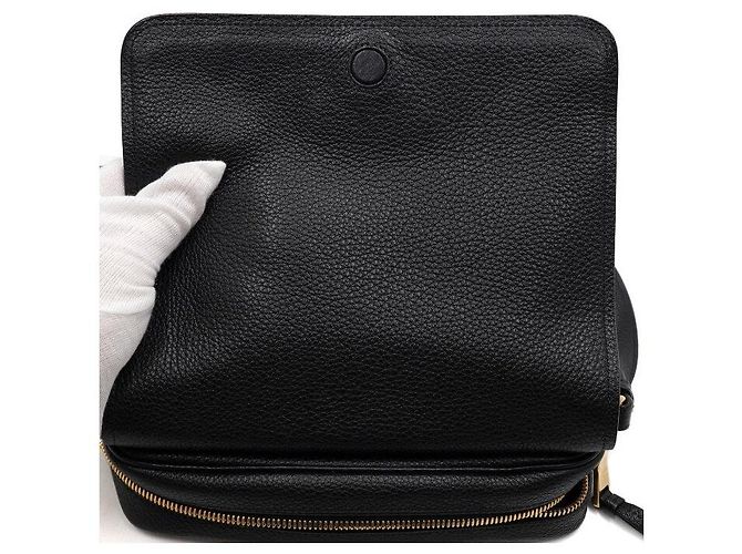 Prada Borsa a tracolla in pelle nera con patta e logo dorato Nero - vista 6
