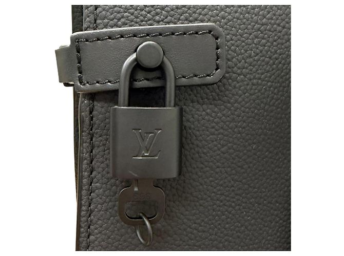 Borsa Tote in pelle Louis Vuitton Aerogram Nero - vista 11