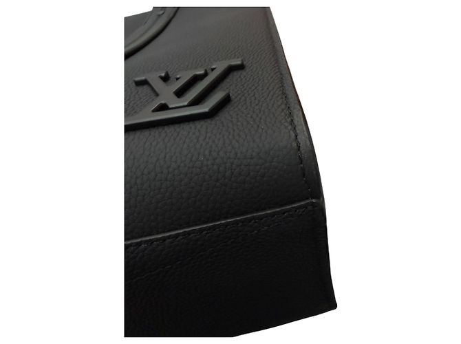 Borsa Tote in pelle Louis Vuitton Aerogram Nero - vista 7