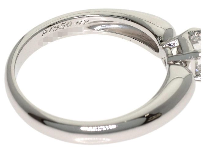 Van Cleef & Arpels Platinring mit quadratischem Princess-Schliff Diamanten - Ansicht 5