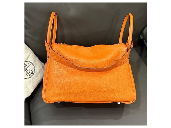 Borsa Hermès Lindy 30 in pelle Taurillon Clemence Arancione - vista 3