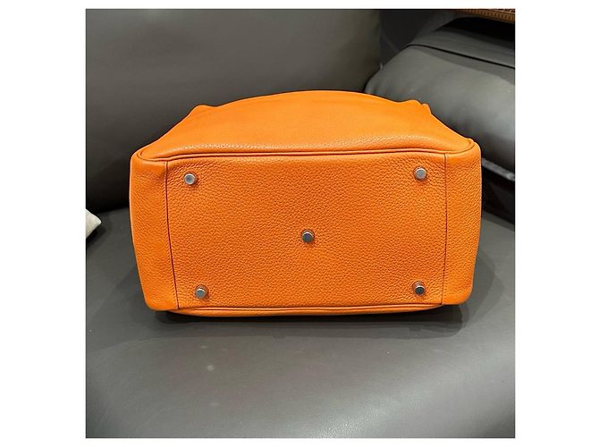 Borsa Hermès Lindy 30 in pelle Taurillon Clemence Arancione - vista 4