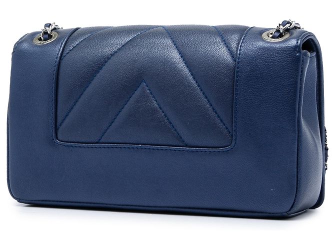 Chanel Blue Medium Chevron Metallic Sheepskin Vintage Mademoiselle Flap - vista 2