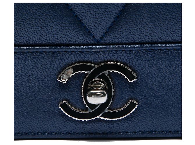 Chanel Blue Medium Chevron Metallic Sheepskin Vintage Mademoiselle Flap - vista 5