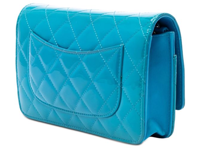 Wallet On Chain Portafoglio con catena Chanel Blue CC Quilted Patent - vista 2
