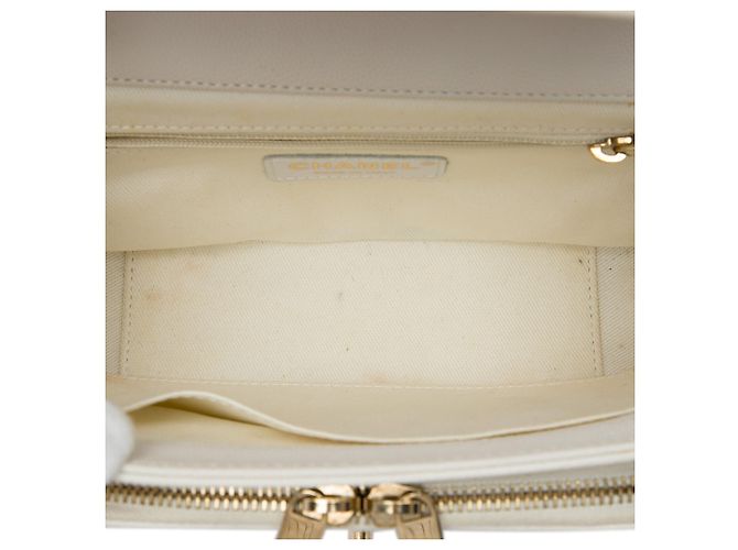 Chanel White Small Quilted Caviar Business Affinity Top Handle Flap Blanco - vista 4