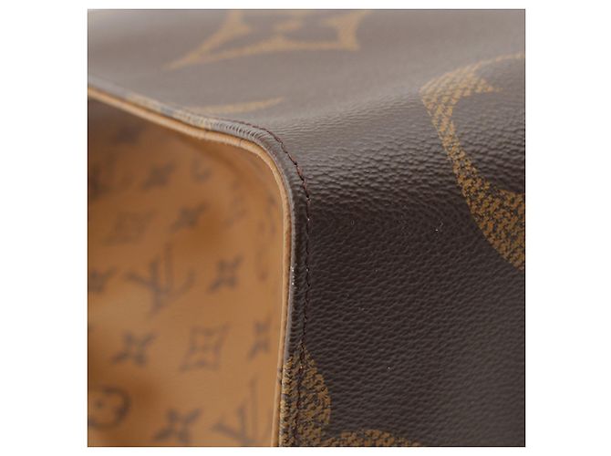 Louis Vuitton Marrone Monogram Reverse Giant OnTheGo GM - vista 10