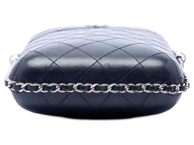 Chanel Blue CC gestepptes Lammleder mit Kette Handyhalter Blau Marineblau - Ansicht 3