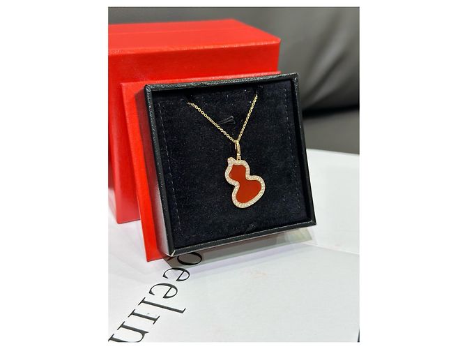 Autre Marque Qeelin Collana con Pendente Wulu Oro Giallo 18k Corniola e Diamanti Rosso D'oro - vista 3