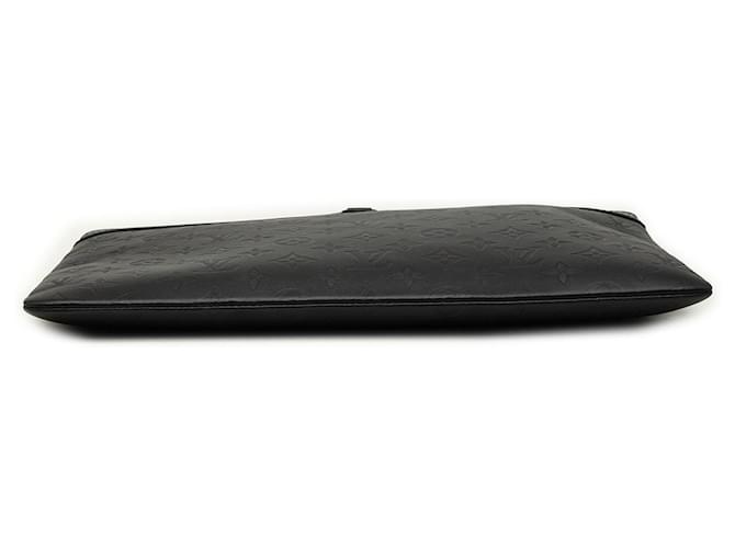 Pochette Discovery Louis Vuitton Monogram Shadow negro - vista 3