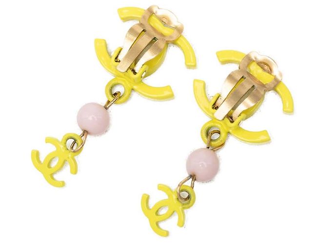 Orecchini a clip Chanel Yellow CC in resina con perline Giallo - vista 2