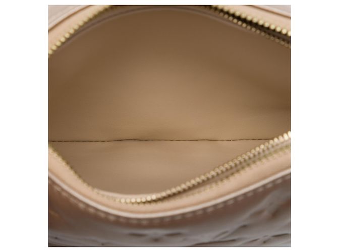 Louis Vuitton Coussin BB em pele de cordeiro com relevo Monogram dourado - vista 4