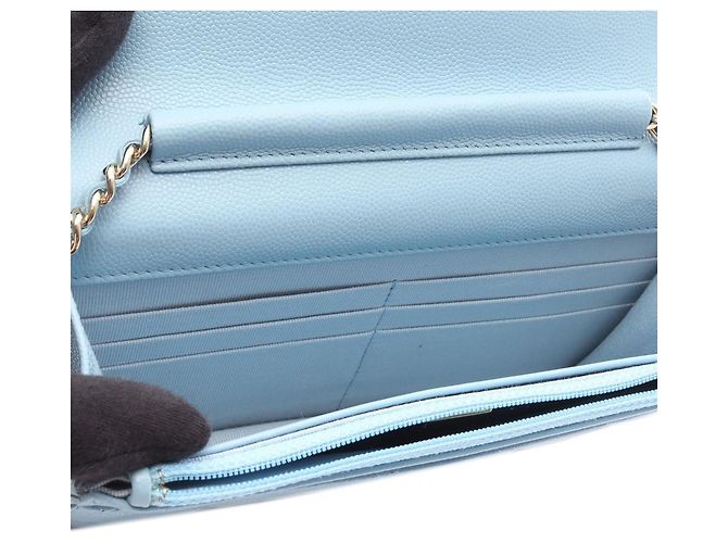 Wallet On Chain Portafoglio con catena Chanel Blue Quilted Caviar Crystal Enamel CC Blu chiaro - vista 3