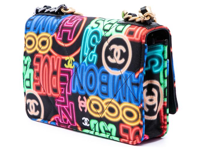 Chanel Black Printed Nylon Graffiti 19 Wallet on Chain Schwarz - Ansicht 2