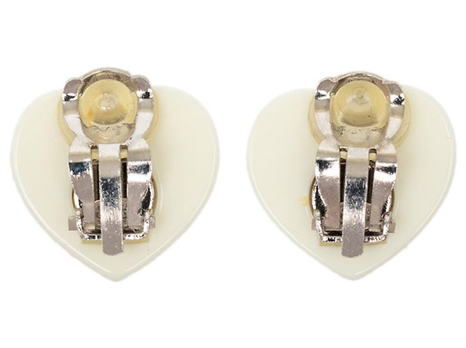 Orecchini a clip in resina con cuore CC bianco Chanel Crudo - vista 2
