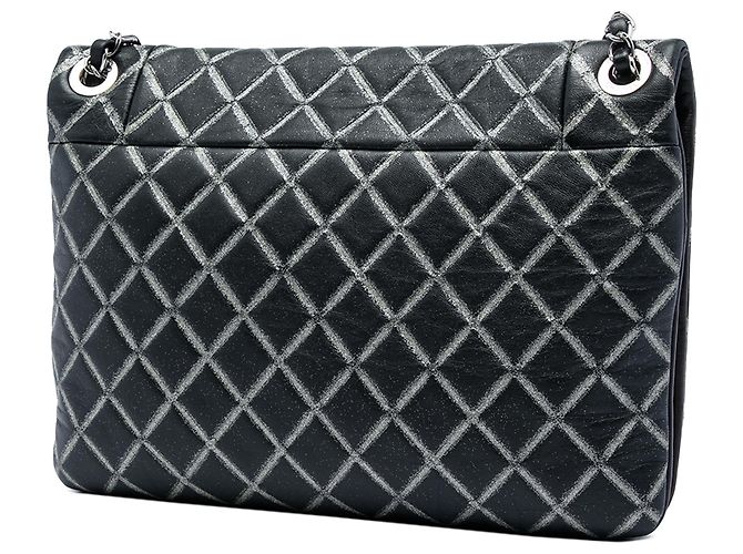 Chanel Black Quilted Metallic Distressed Lambskin CC Crystal Flap Nero - vista 2