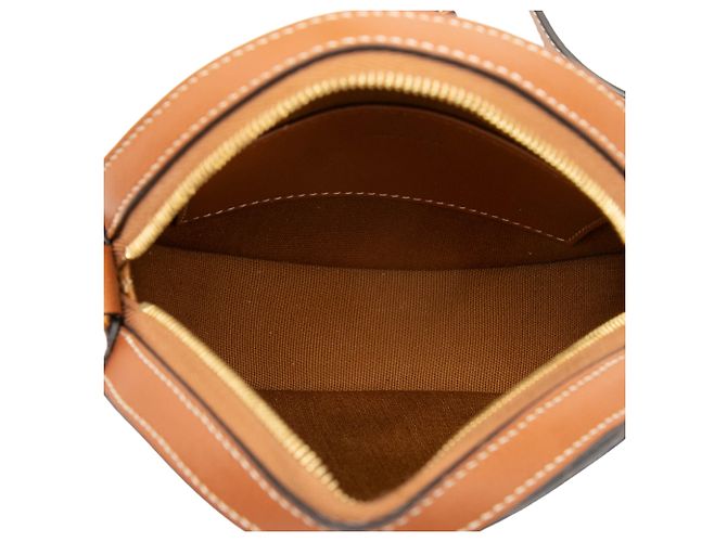 Céline Celine Brauner Triomphe beschichteter Canvas Rundbeutel mit Gurt Dunkelbraun - Ansicht 4