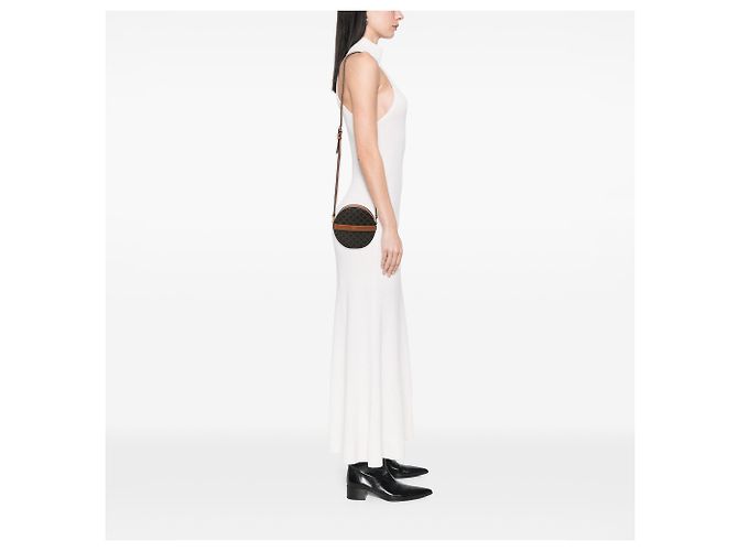 Céline Celine Brauner Triomphe beschichteter Canvas Rundbeutel mit Gurt Dunkelbraun - Ansicht 6