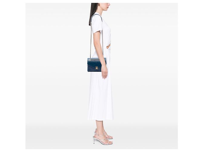 Chanel Blue Small Chevron Lambskin Stitched Envelope Flap Blu navy - vista 6