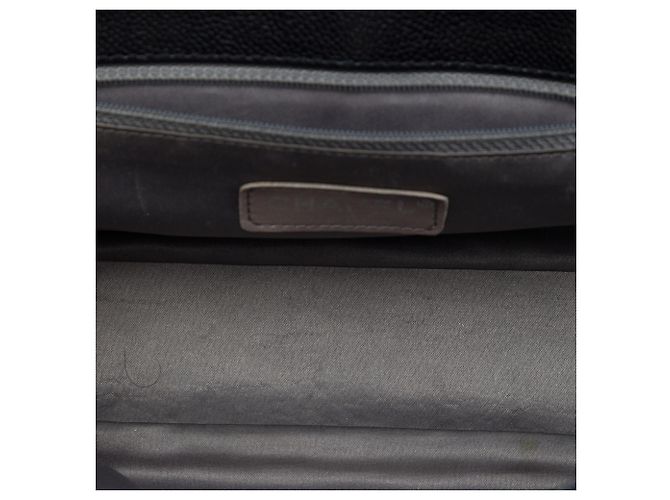 Chanel Black Caviar Pocket In The City Single Flap Nero - vista 4
