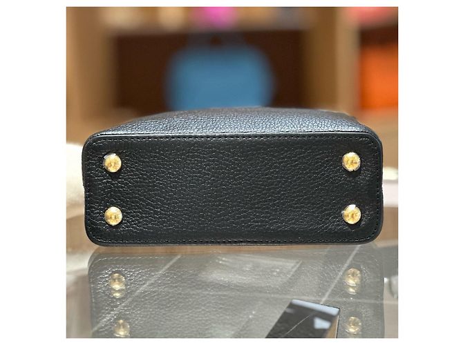 Borsa Louis Vuitton Capucines Mini Nero - vista 3