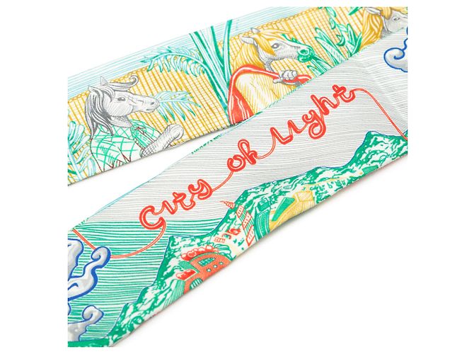 Foulard Twilly in seta Hermès Green City of Light Verde - vista 2