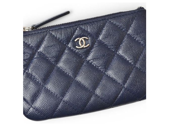 Pochette Classic di Chanel in Navy Blu navy - vista 2