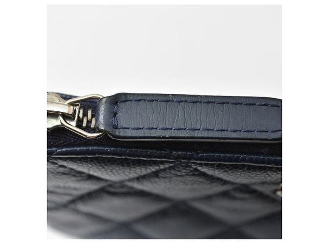 Pochette Classic di Chanel in Navy Blu navy - vista 4