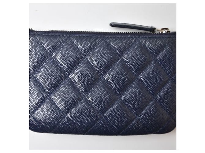 Pochette Classic di Chanel in Navy Blu navy - vista 5