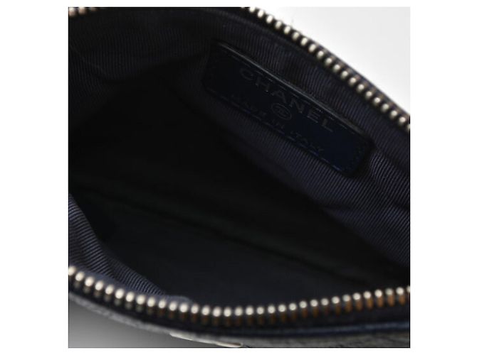 Pochette Classic di Chanel in Navy Blu navy - vista 8
