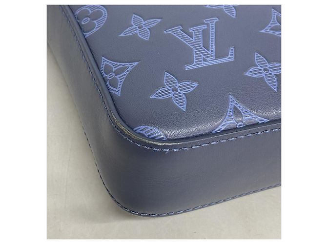 Borsa a tracolla Louis Vuitton Monogram Shadow Duo Blu navy - vista 6