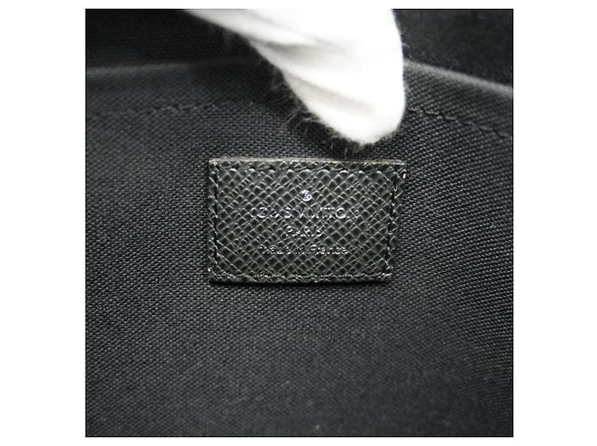 Borsa a Spalla Louis Vuitton Taiga Andrei Grigio - vista 5