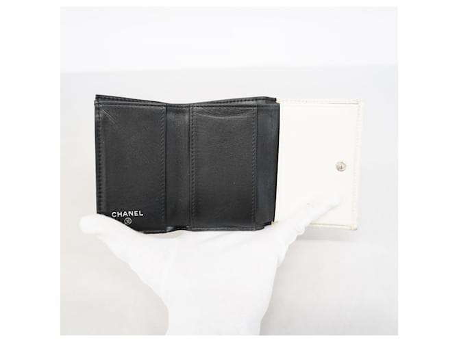 Cartera tríptico Chanel en blanco - vista 3