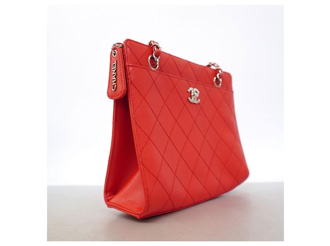 Borsa Tote Chanel Red Matelassé Chain Rosso - vista 2