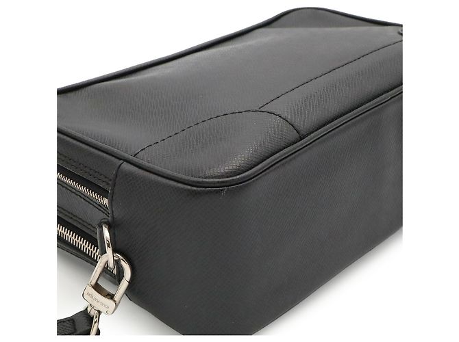 Louis Vuitton Taiga Pavel Clutch Bag Grau - Ansicht 7