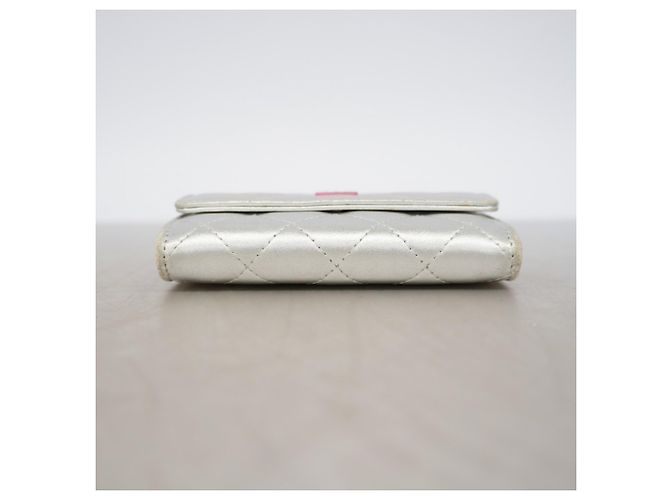Tarjetero de piel de cordero matelassé Chanel Plata - vista 2