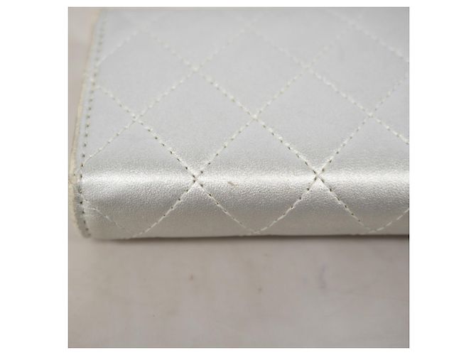 Tarjetero de piel de cordero matelassé Chanel Plata - vista 8